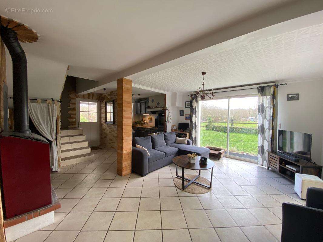 Maison à LES MATHES