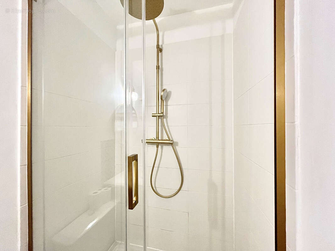 Appartement studio meublé Caen 1 pièce(s) 19.27 m2 - vendu libre - entièrement refait - cave et parking privatif - photo 12