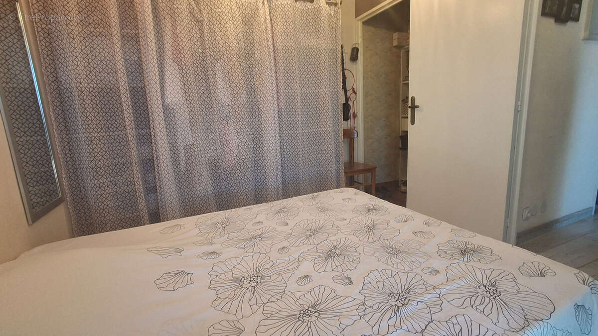 Maison type 4 mitoyenne avec jardin ,garage et 1 place de parking privative - photo 9