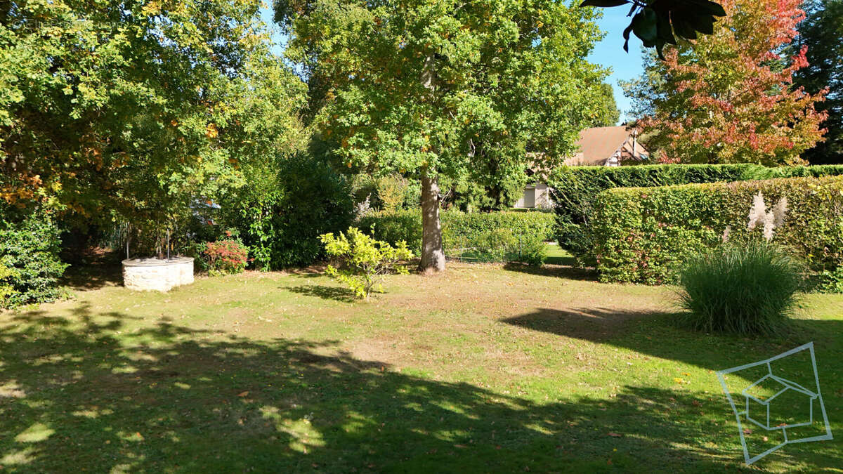 Maison à DAMPIERRE-EN-YVELINES