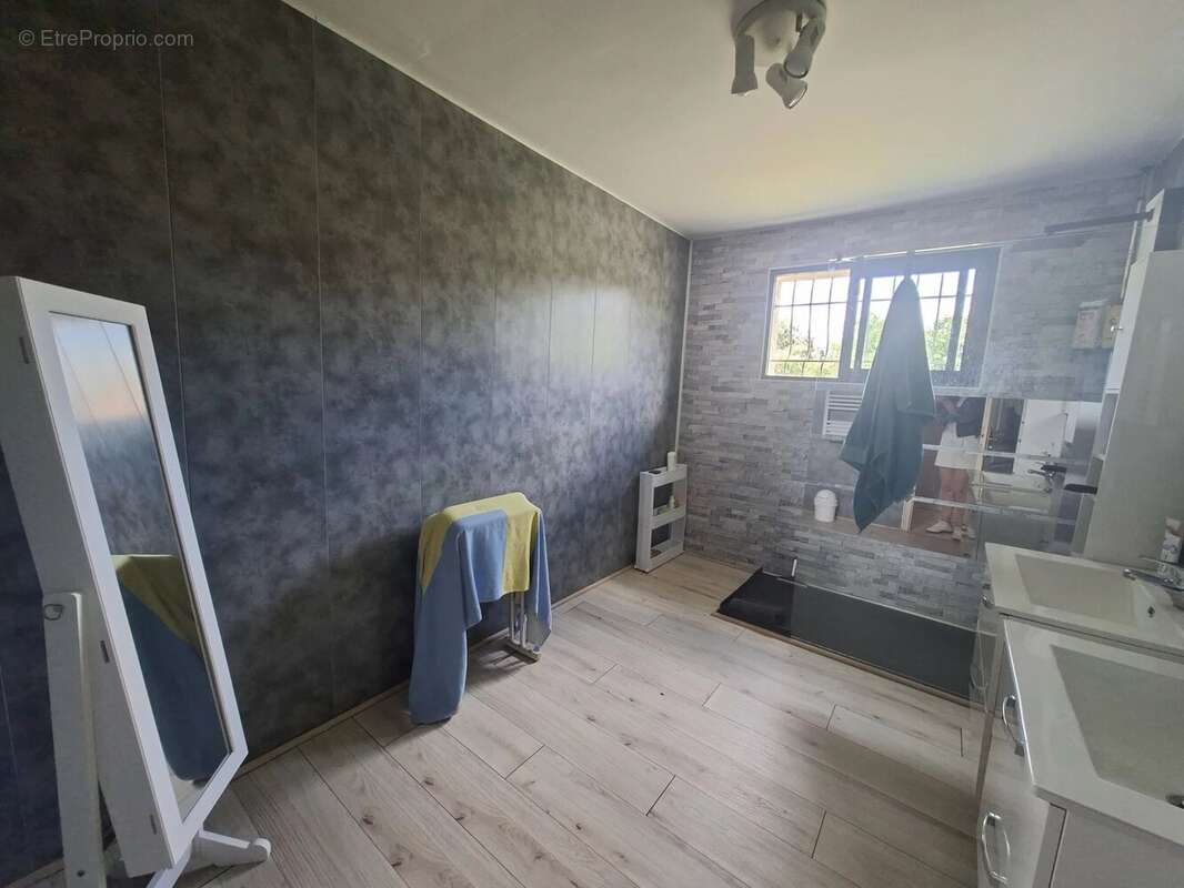 Maison à MONTDRAGON