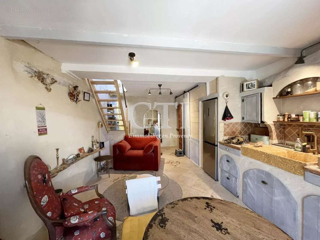 Appartement à MALAUCENE