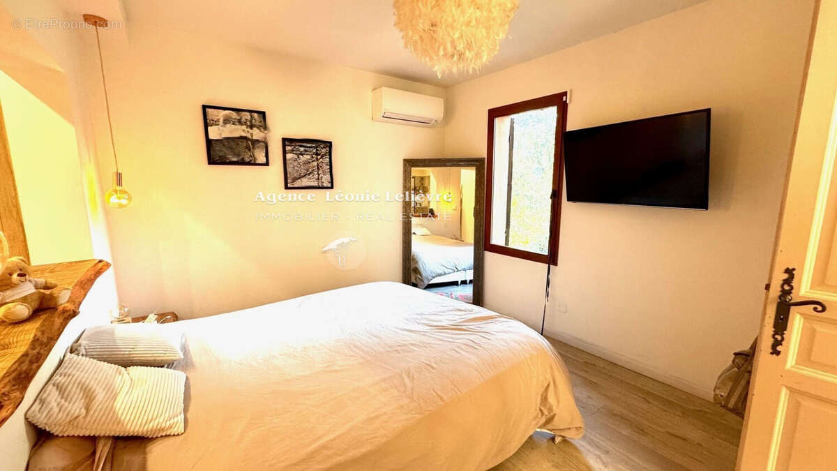 Maison à LES ISSAMBRES