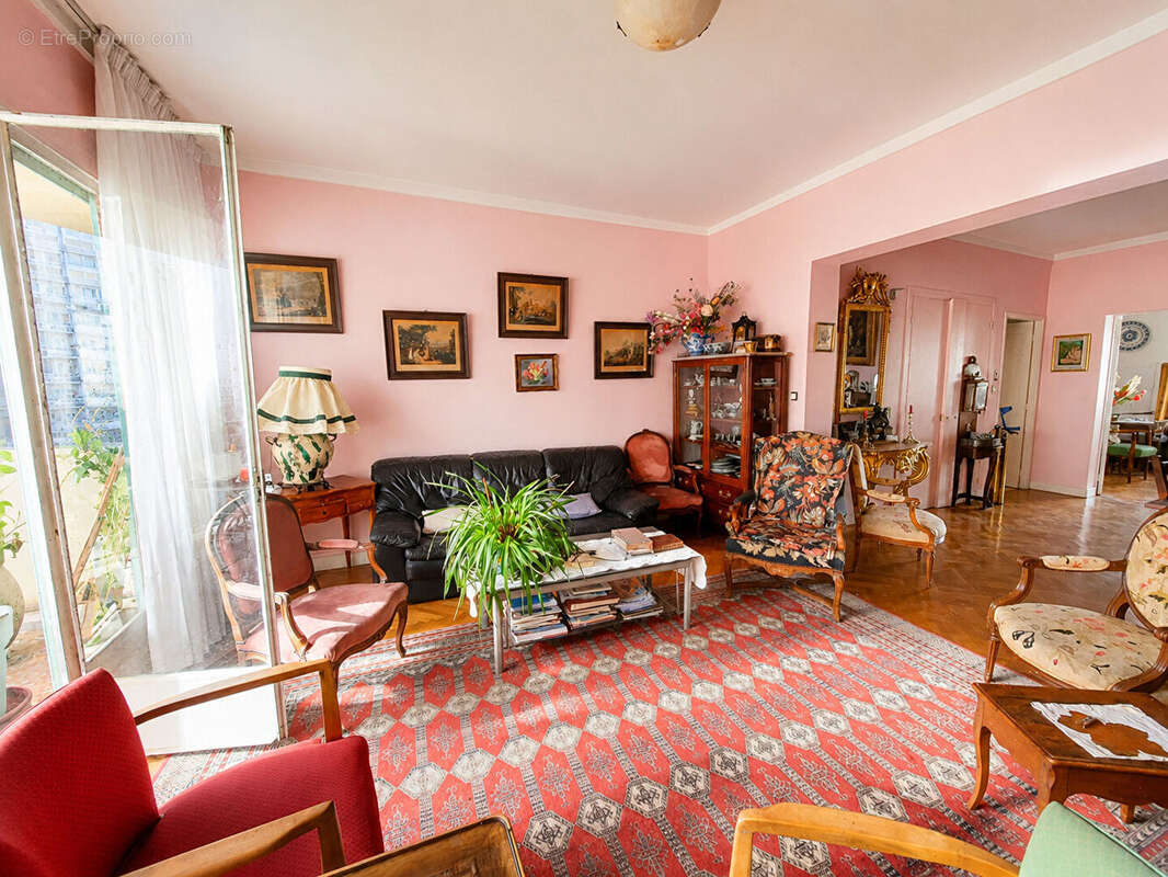 Appartement à MARSEILLE-8E