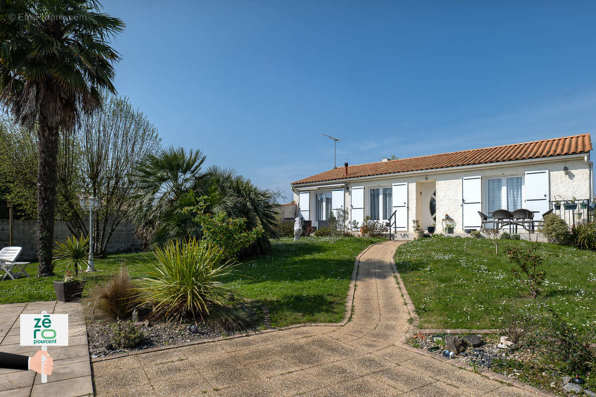 Maison à LES MAGNILS-REIGNIERS