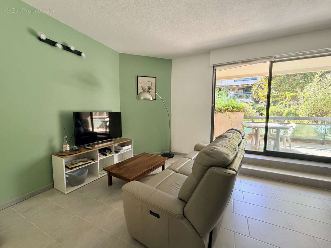 Quartier ARCEAUX- Appartement 3 pièces de 67 m2 avec terrasse et cave  - photo 3