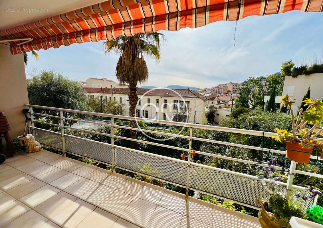 Appartement à HYERES