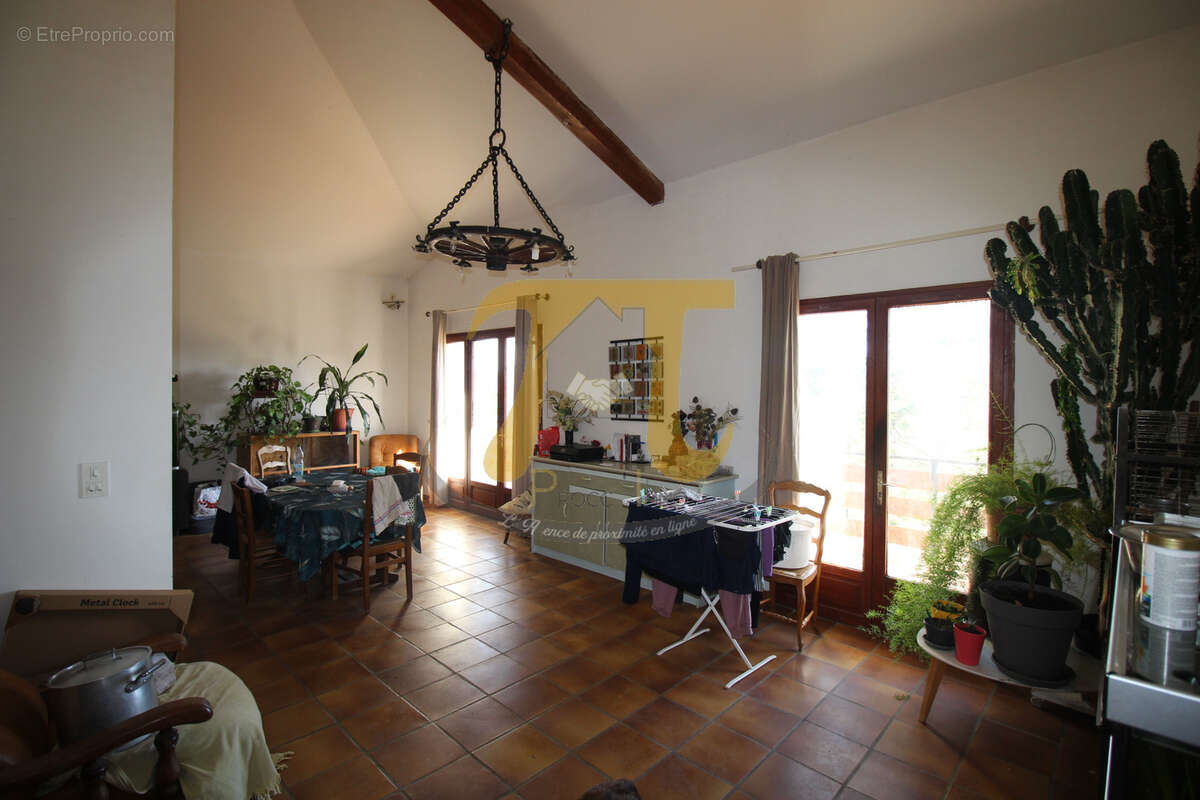 Grande maison familiale proposant 2 logements. - photo 10