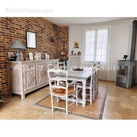 Maison à MONTCORBON