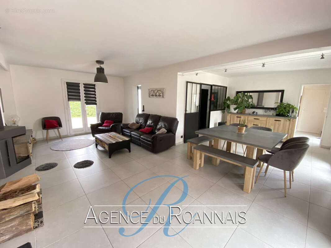Maison de 130m2 assise sur un terrain clos de 1010m2 avec piscine - photo 6