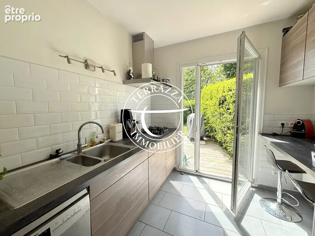 Appartement 4 pièces 109 m² à vendre à La Celle-Saint-Cloud (78170) - photo 9