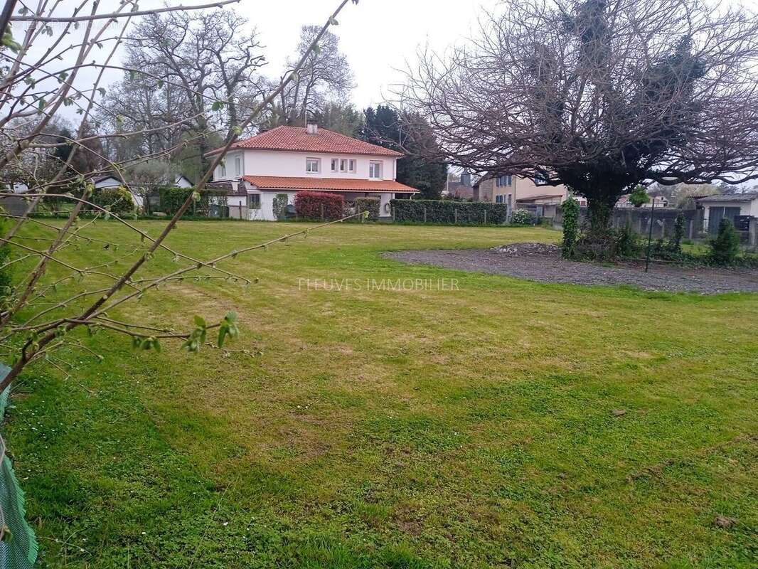 Terrain 795 m² à Mont  - photo 3