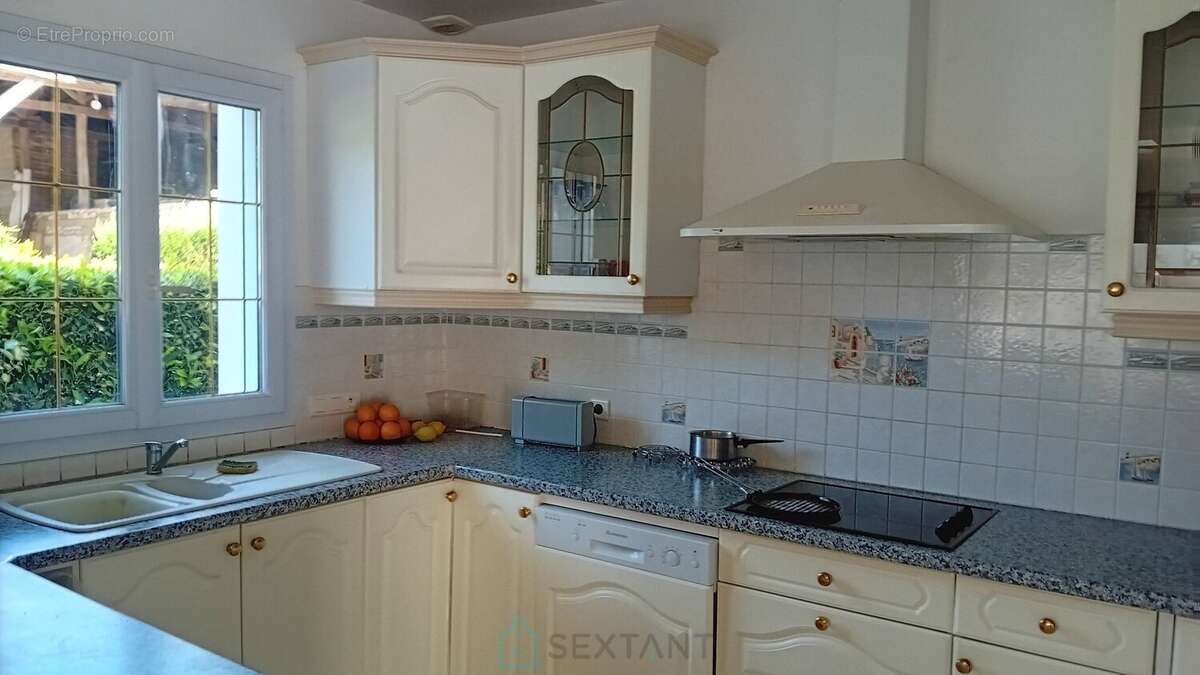 Maison à LES MATHES