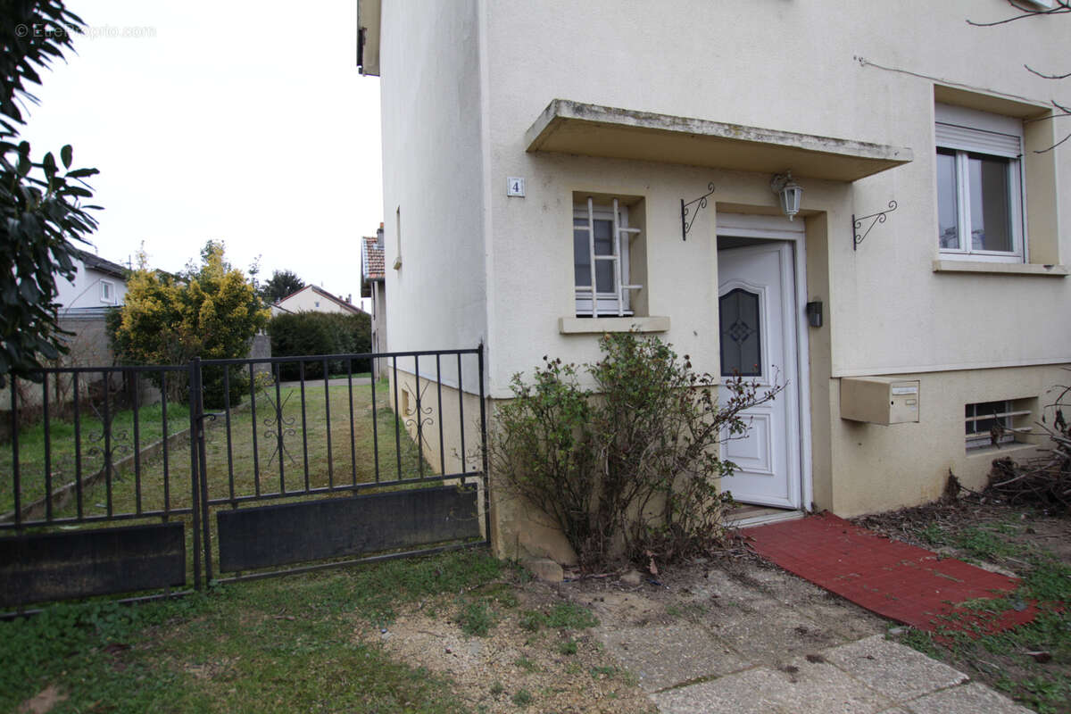 Maison à NORROY-LE-VENEUR
