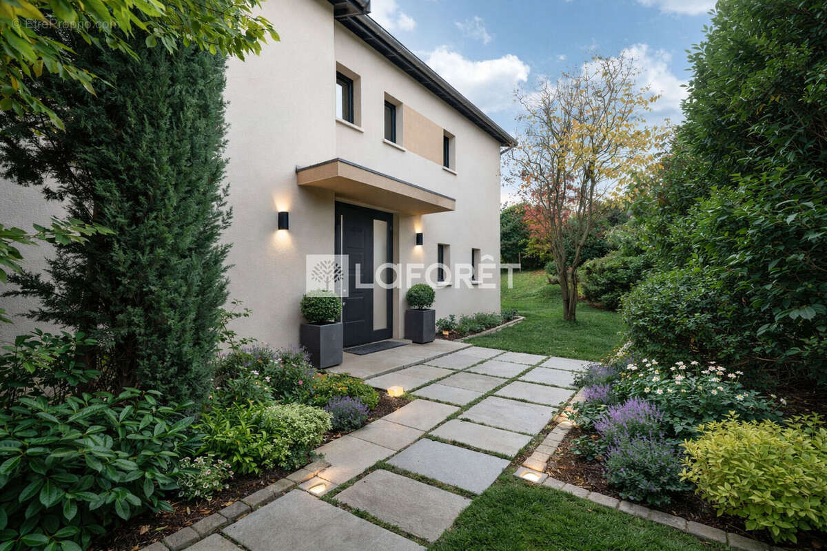 Maison à FLEURIEUX-SUR-L'ARBRESLE