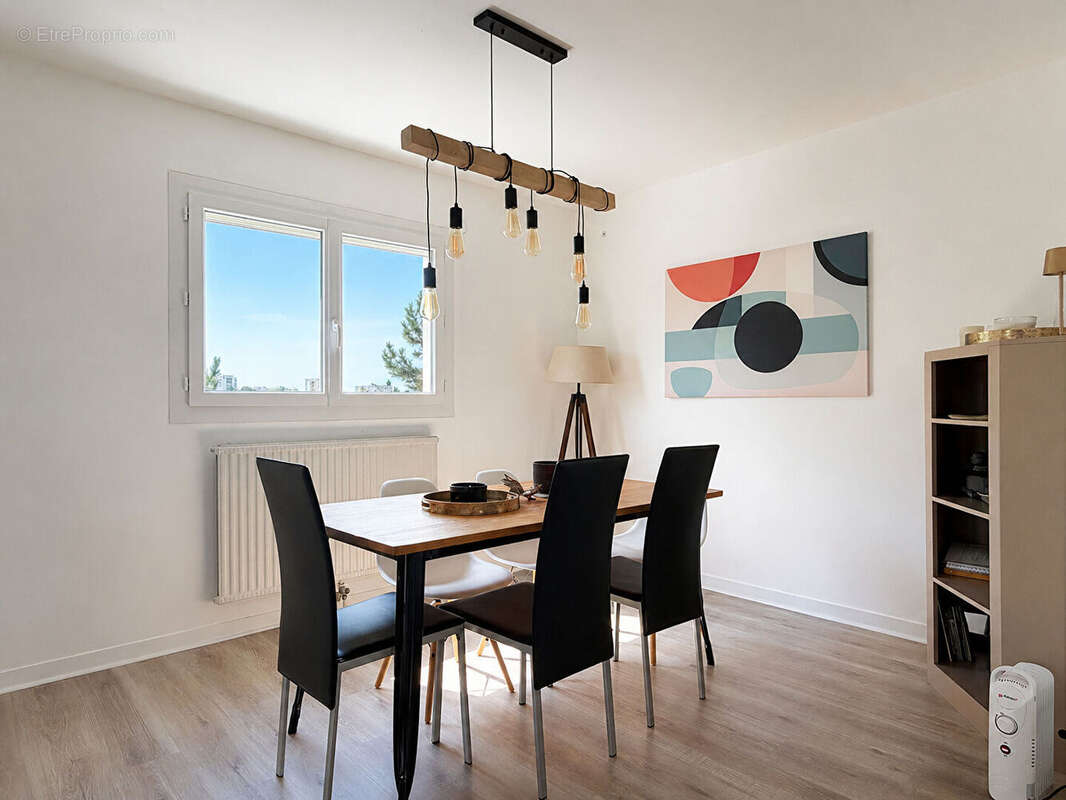 TOUT À PIED - Bel appartement rénové de 94 m² avec terrasse & garage - photo 5