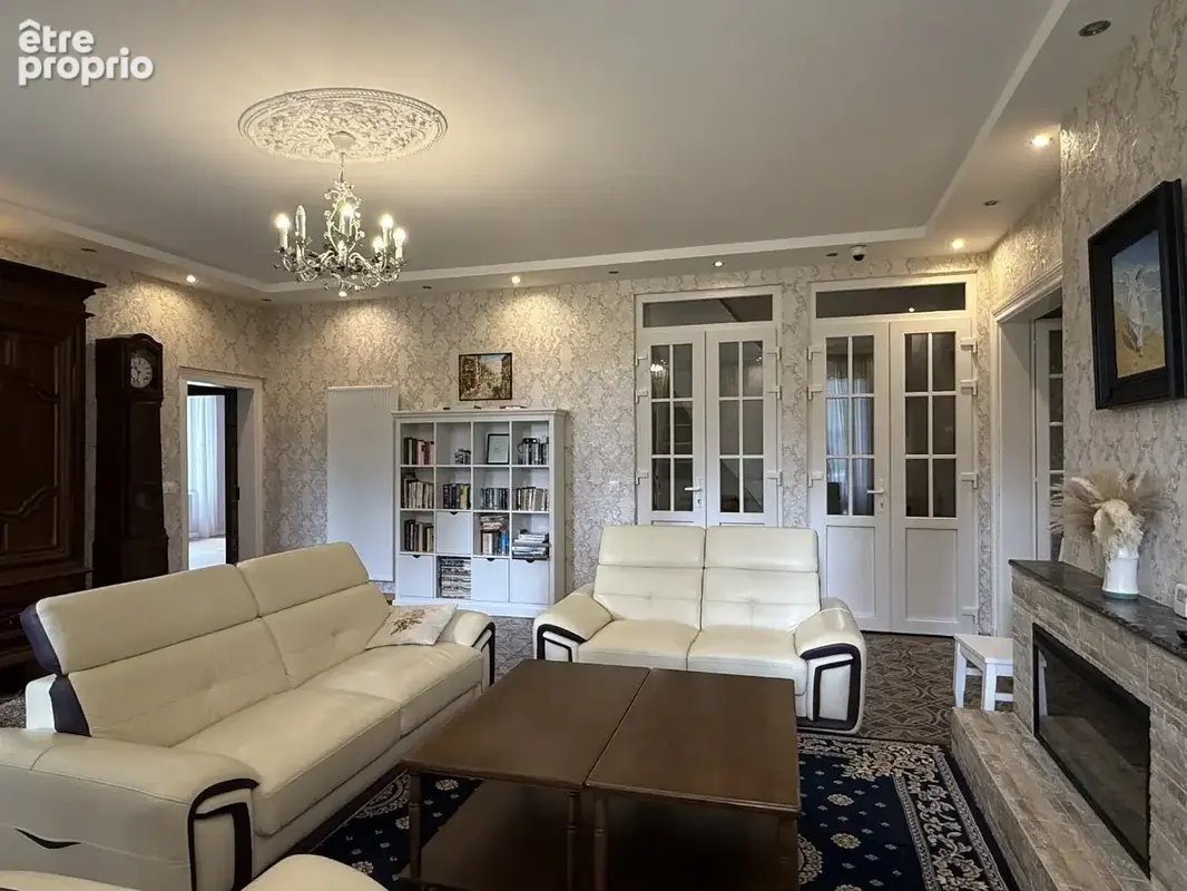 Grande et belle maison bourgeoise entièrement rénovée avec piscine et jardin clôturé - photo 6