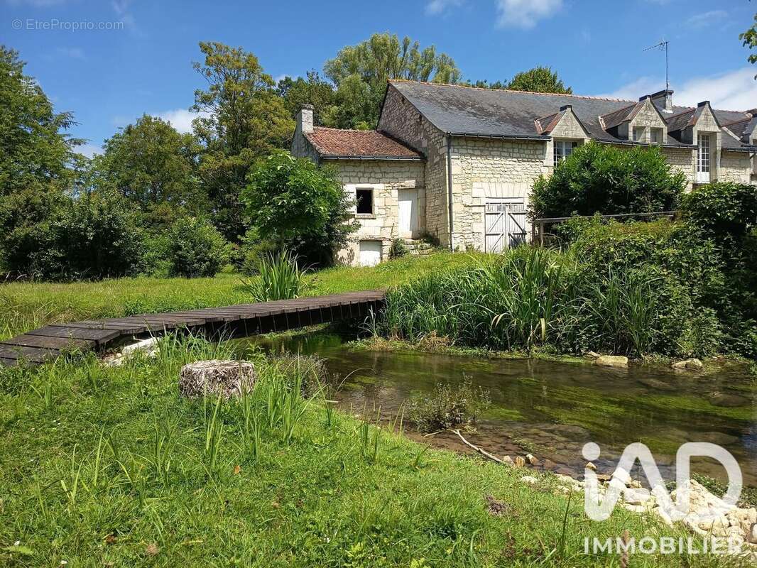 Maison 255 m² à Marcay  - photo 3