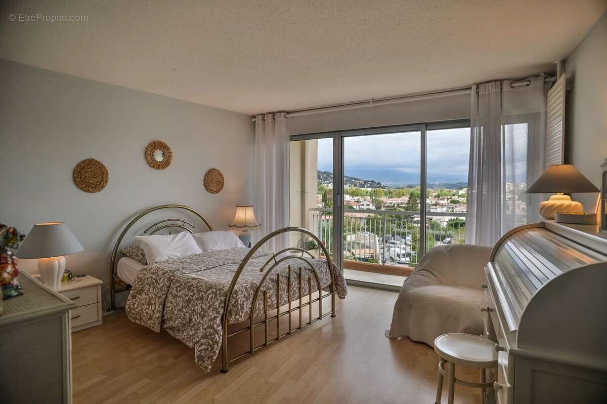 Appartement à MANDELIEU-LA-NAPOULE