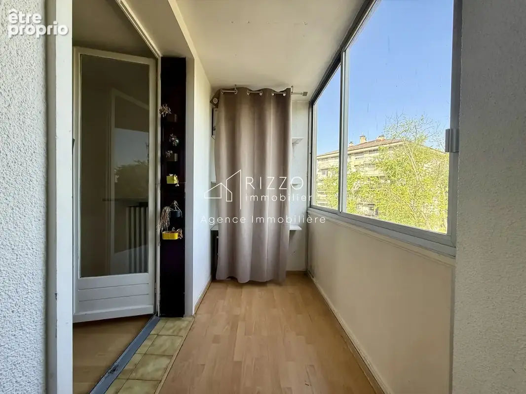 Idéal investisseur ou premier achat : Appartement F3 traversant avec balcon et loggia à Ambilly - photo 3
