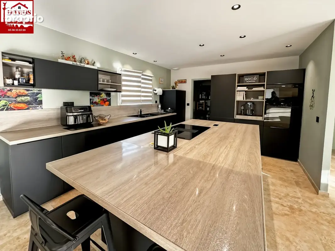 PAREMPUYRE Superbe maison avec garage attenant sur parcelle de 600 m2 environ - photo 2