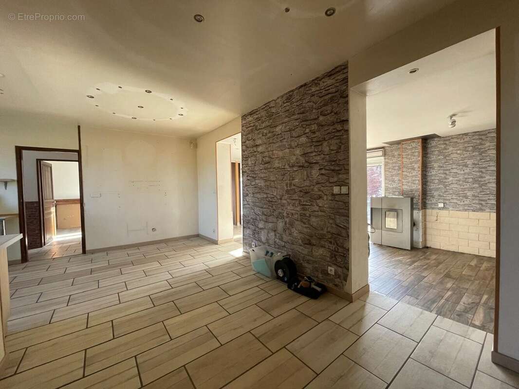 Maison 138 m² à Hattencourt  - photo 5