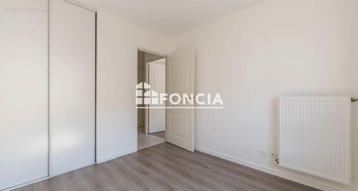 Appartement à MILLERY