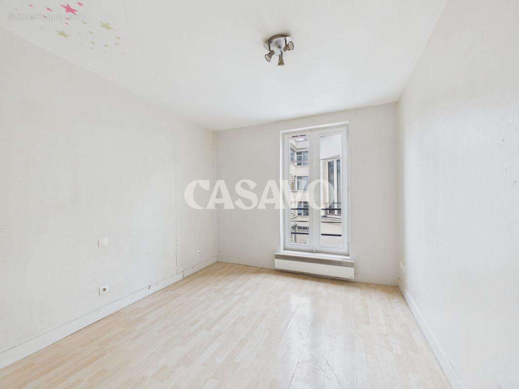 Appartement à PARIS-11E