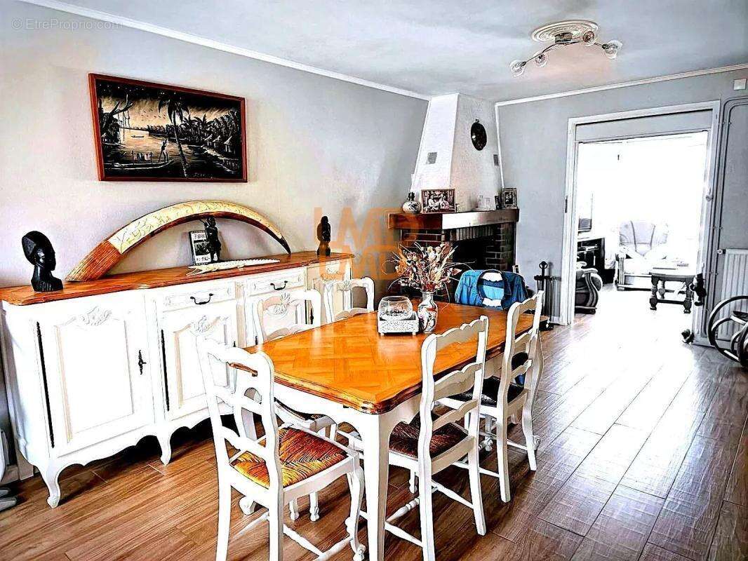 Maison à SAINT-JEAN-D&#039;ANGELY