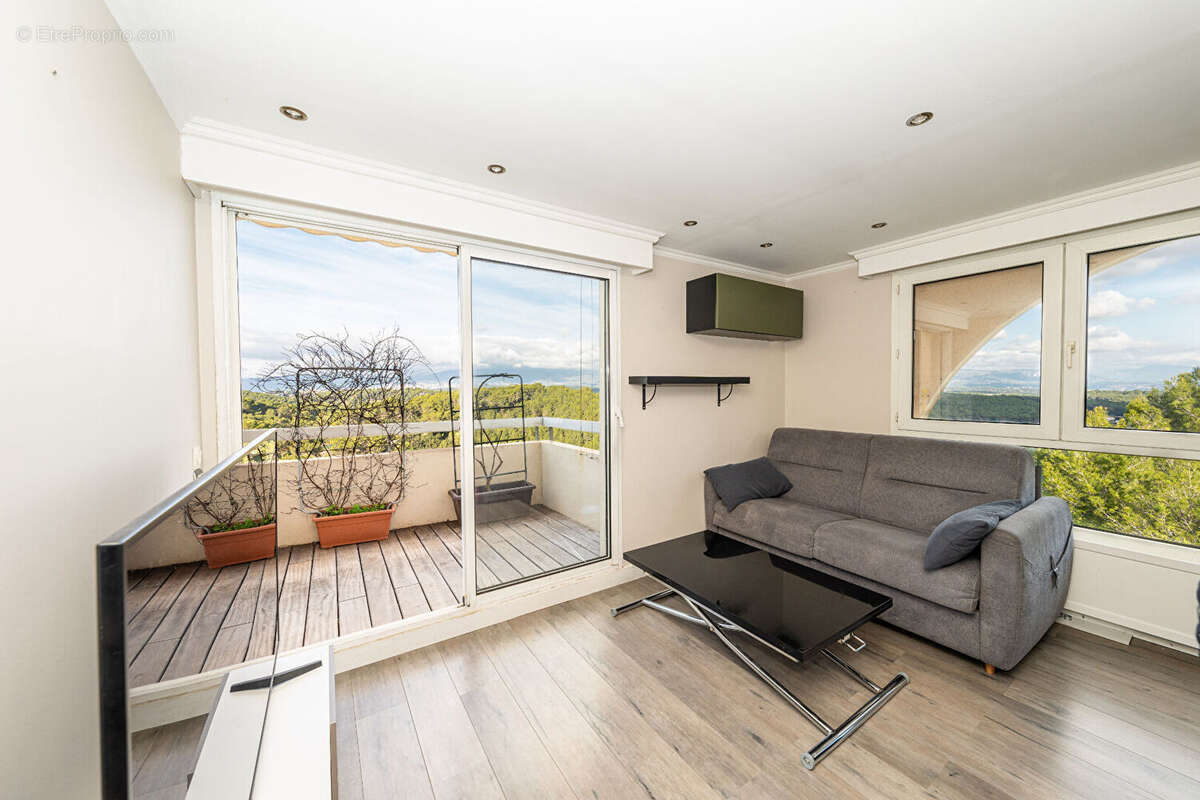 Appartement à MOUGINS