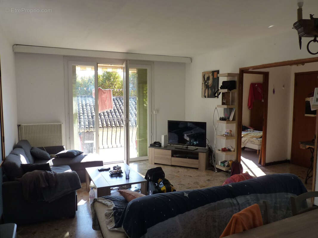 Commerce à SAINTE-TULLE