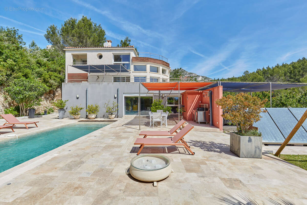 Maison à ROQUEVAIRE