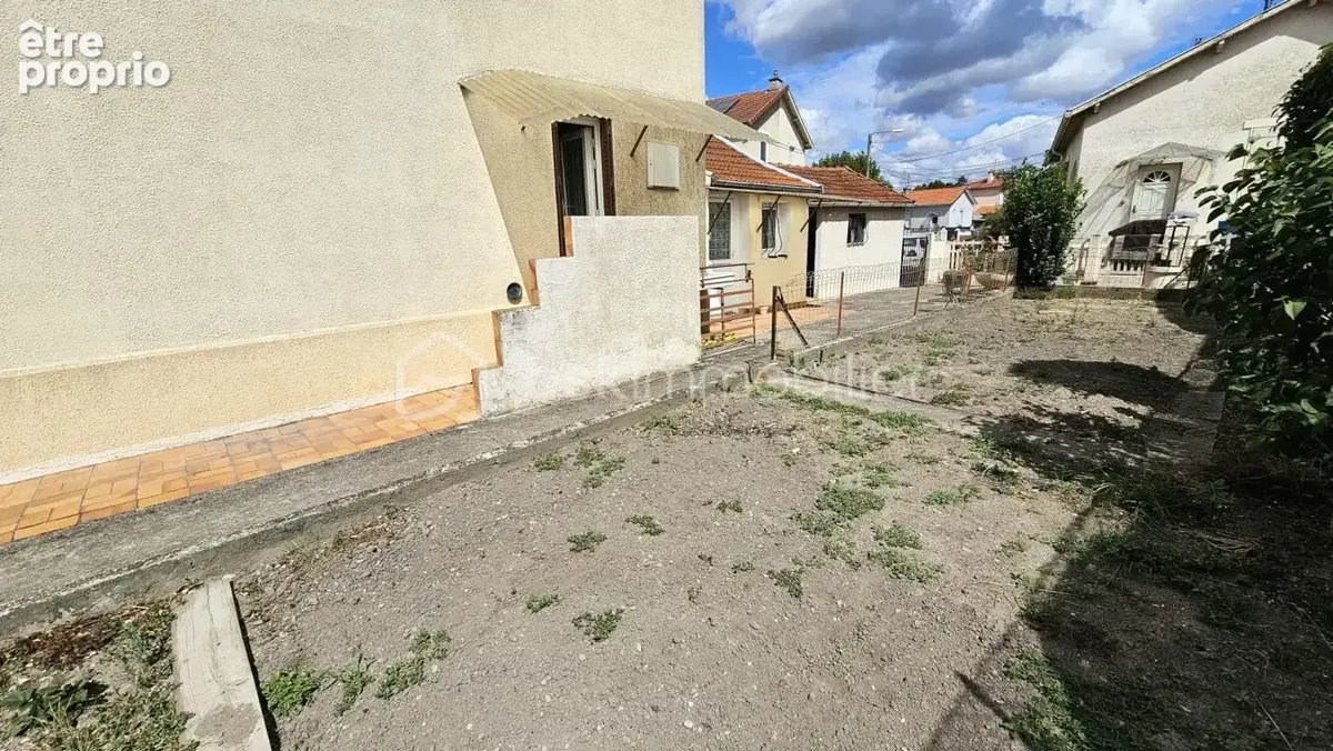 Roanne – maison de ville avec jardin, garage et sous-sol – prix attractif - photo 11