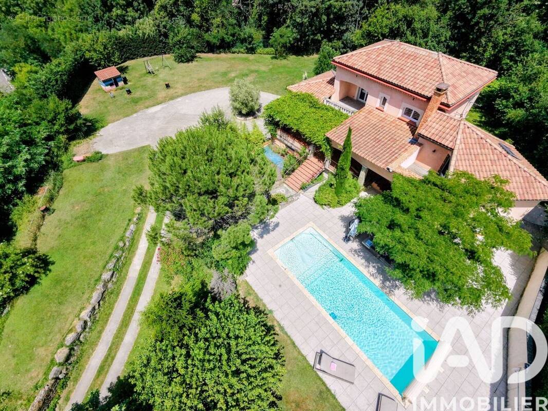 Photo 1 - Maison à LA TOUR-EN-JAREZ