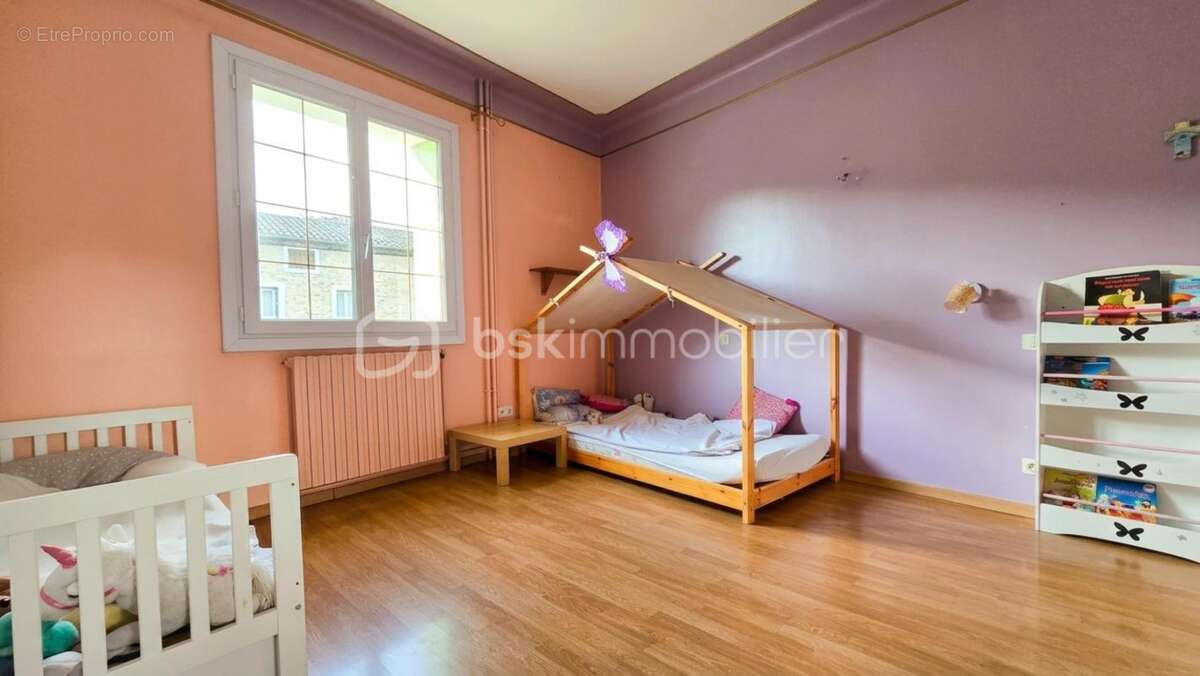Grande maison de village : 4 chambres, cave et garage - photo 11