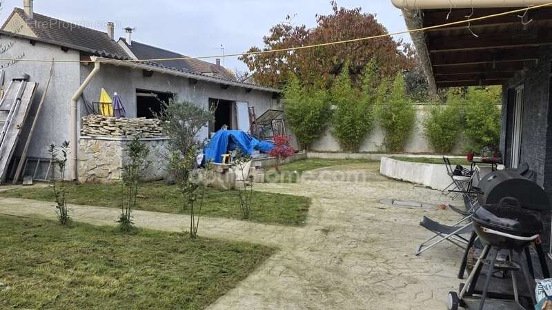 Maison à CHENNEVIERES-SUR-MARNE