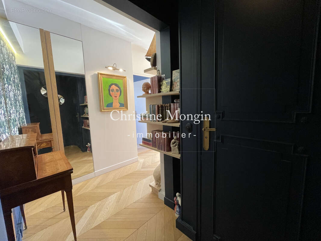 Appartement à NEUILLY-SUR-SEINE