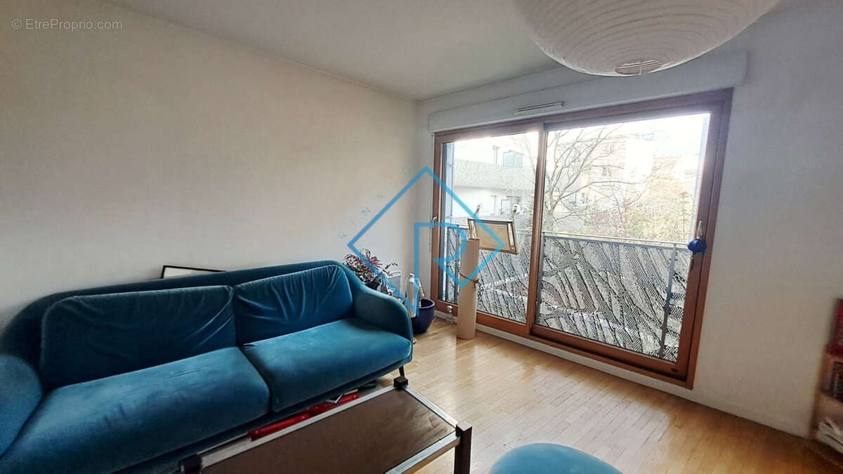 Appartement à LES LILAS