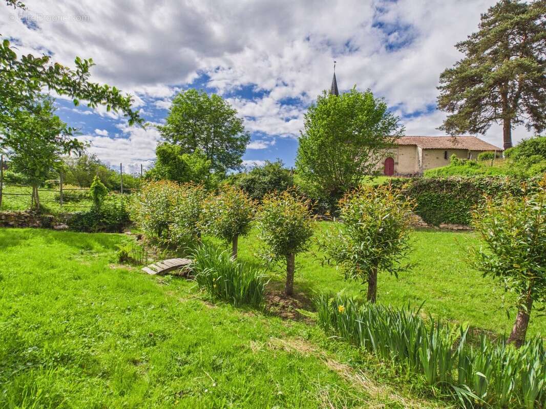 Maison à RILHAC-LASTOURS