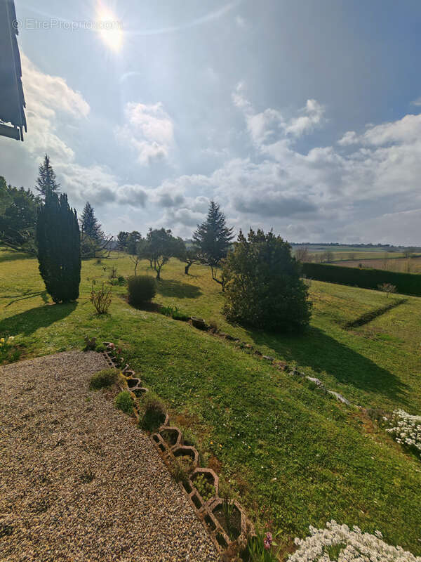 Terrain à AUREVILLE