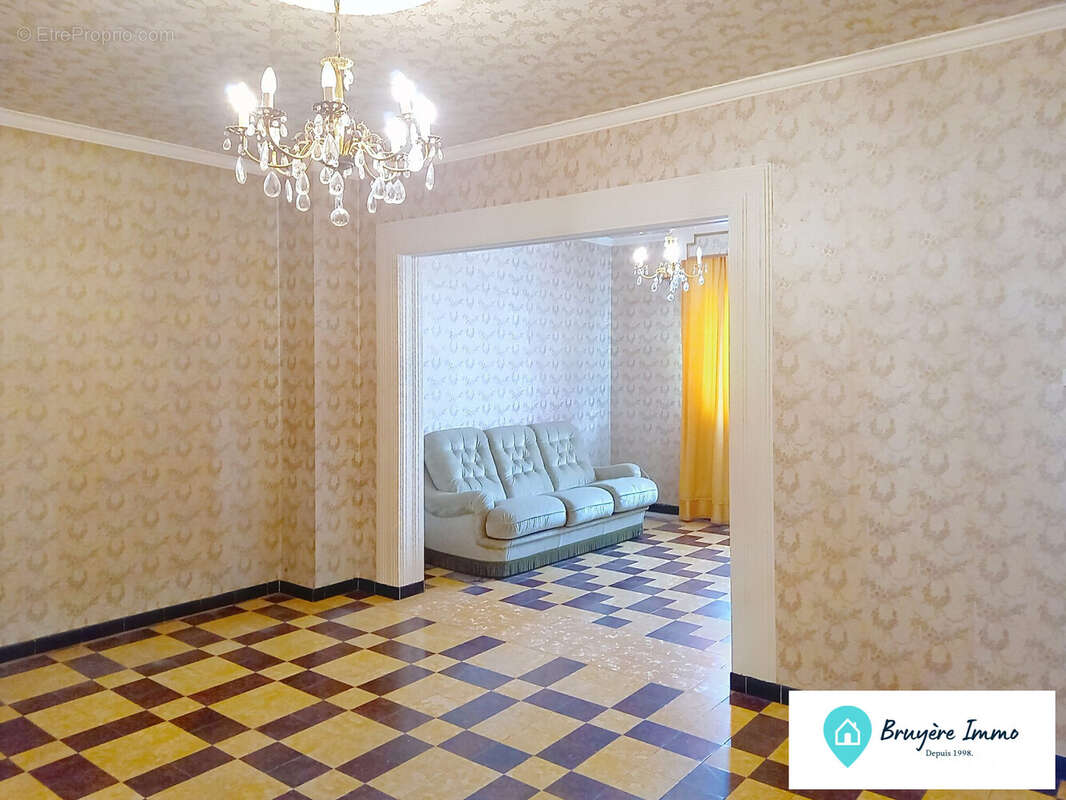 Maison à AVESNES-SUR-HELPE