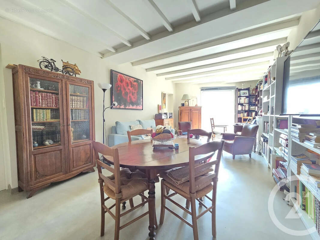 Appartement à LE CASTELLET