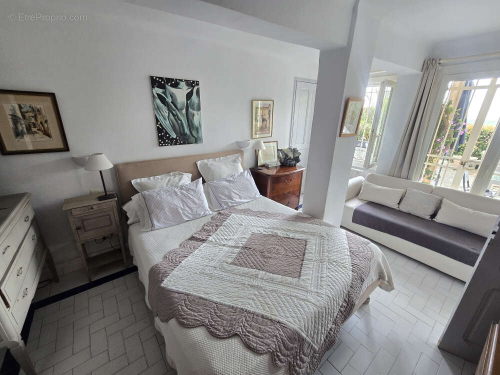 Appartement à LA CROIX-VALMER