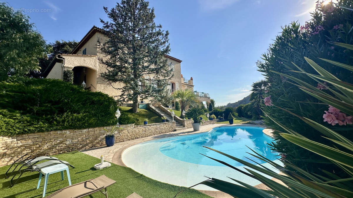 Drap   propriété d’exception 276 m2   vue panoramique   piscine - photo 9