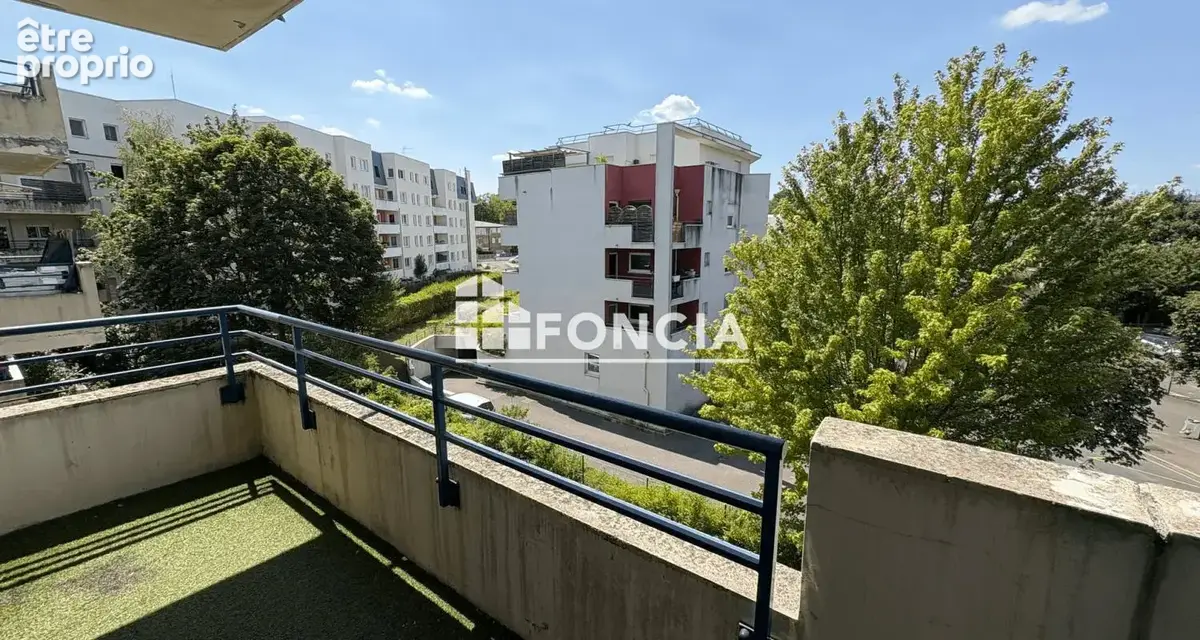Proche RER - 2 pièces avec balcon et parking - photo 2