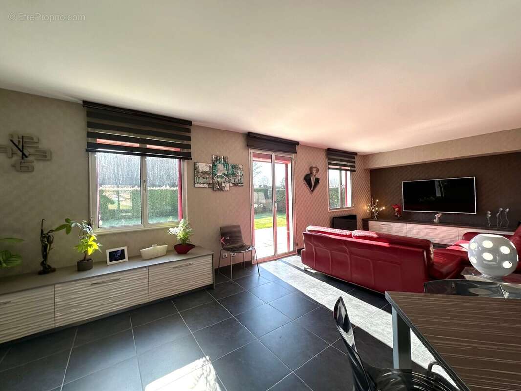Maison à BOUE