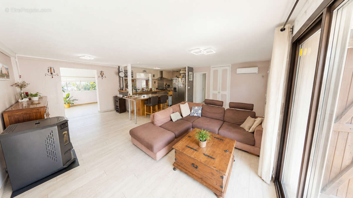 Maison 6 pièces à vendre à Martignas-sur-Jalle - 420 000 - photo 3
