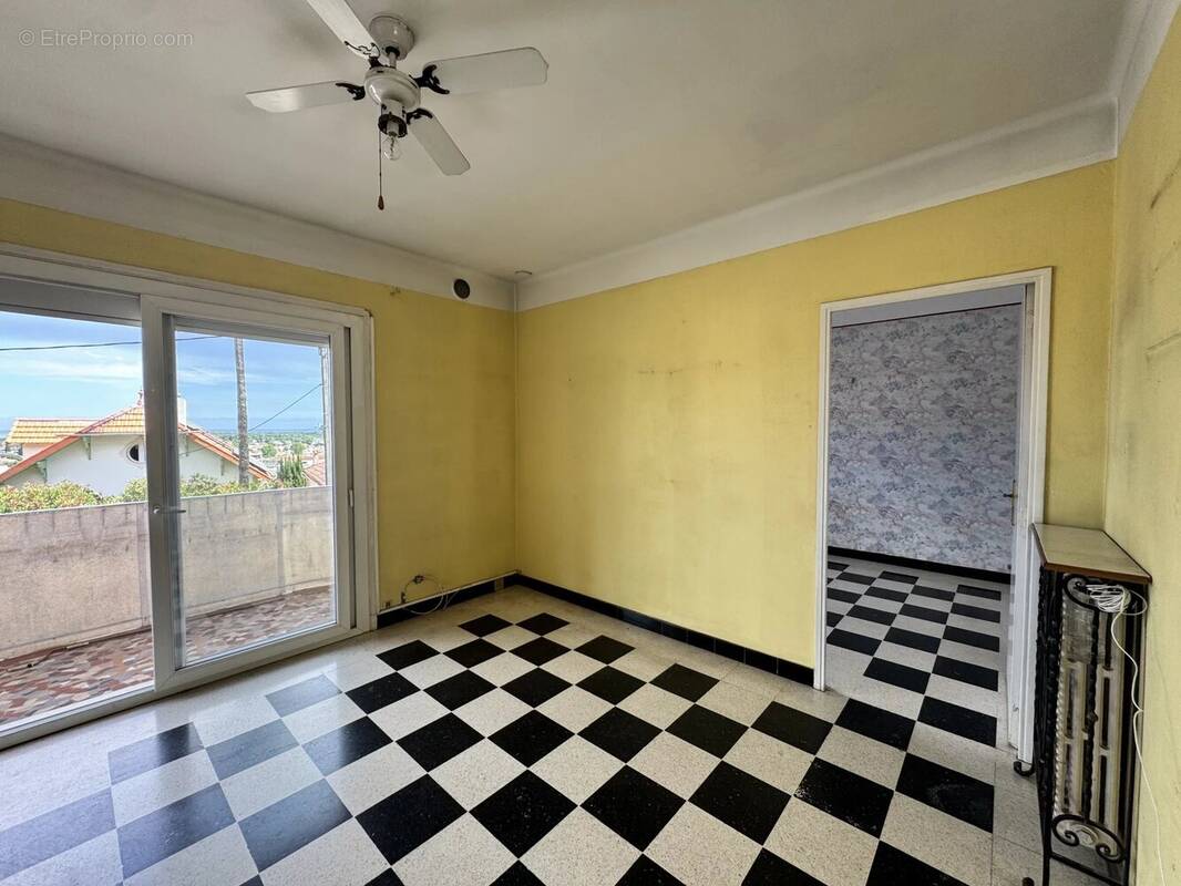 Appartement à MANDELIEU-LA-NAPOULE