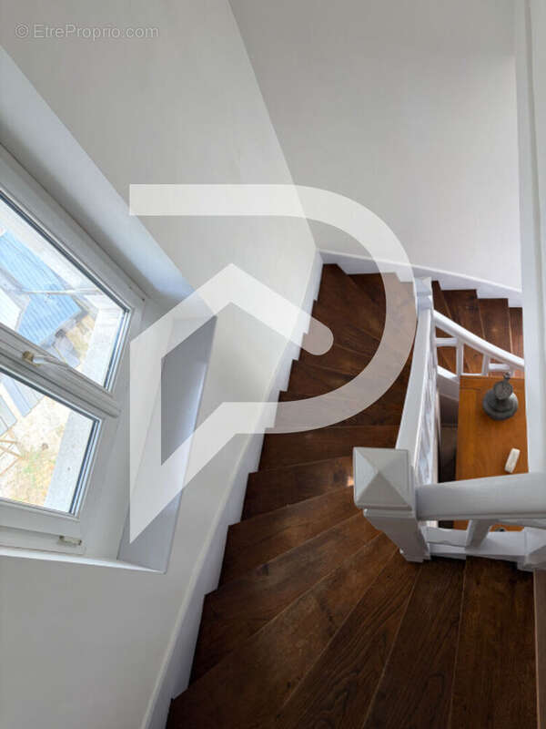 Maison de Ville avec garage et piscine à PÉRIGUEUX - photo 8