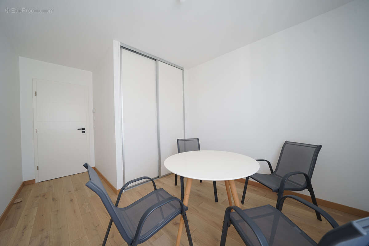 Appartement à MEYLAN